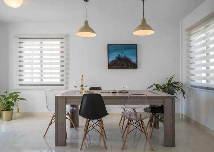 Semesterbostad Esmeralda *