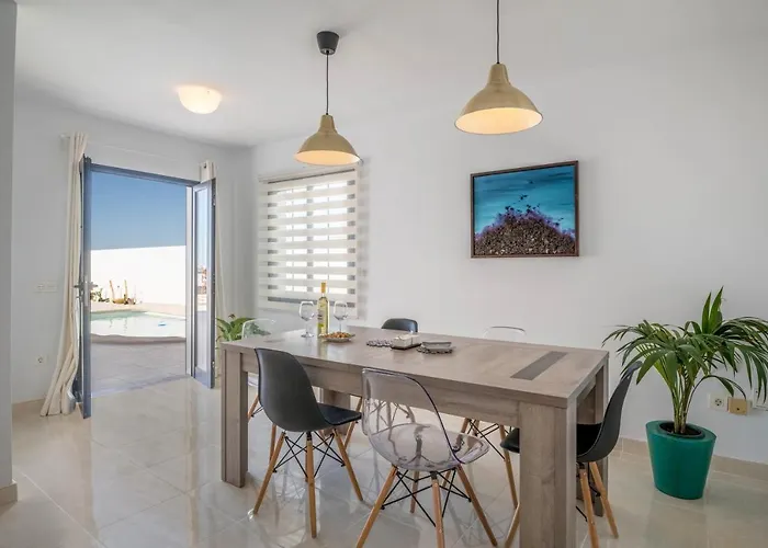 Semesterbostad Esmeralda *